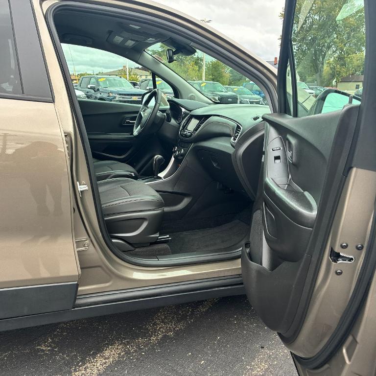 used 2022 Chevrolet Trax car, priced at $19,352