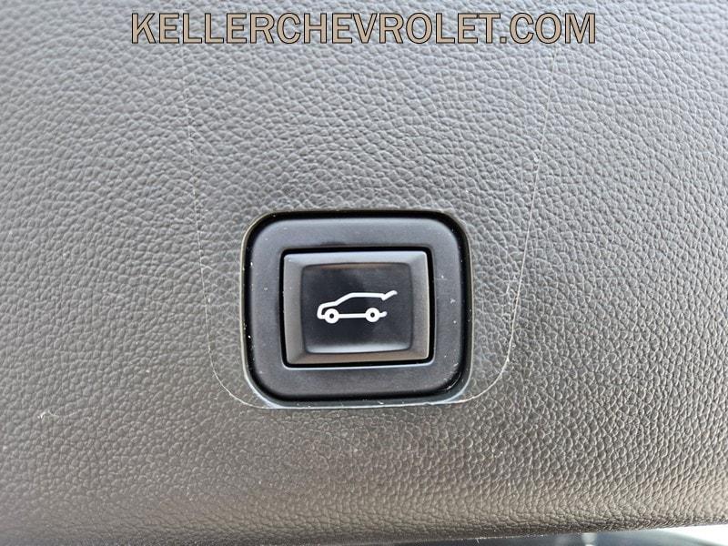 used 2022 Chevrolet Traverse car, priced at $31,499