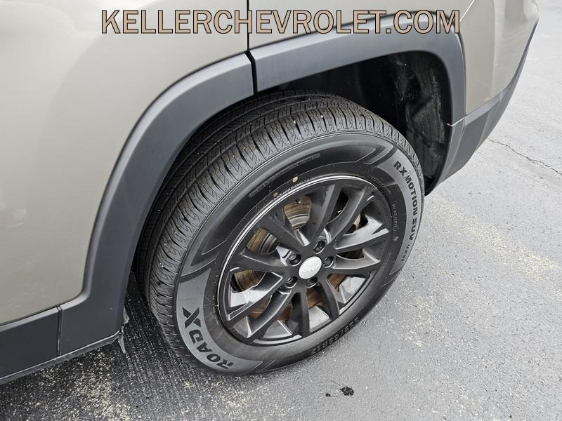 used 2019 Jeep Cherokee car, priced at $14,990