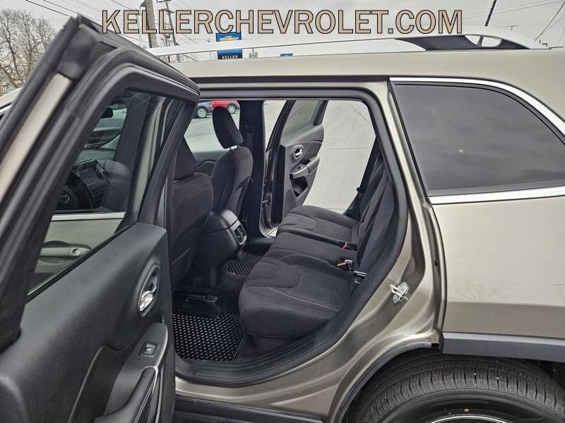 used 2019 Jeep Cherokee car, priced at $14,990