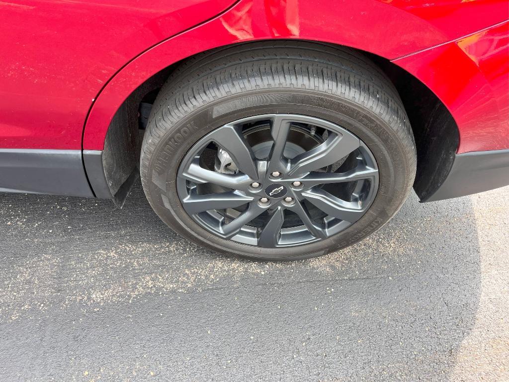 used 2023 Chevrolet Equinox car, priced at $25,999