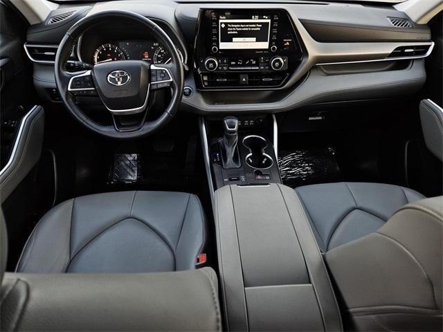 used 2022 Toyota Highlander car, priced at $32,998