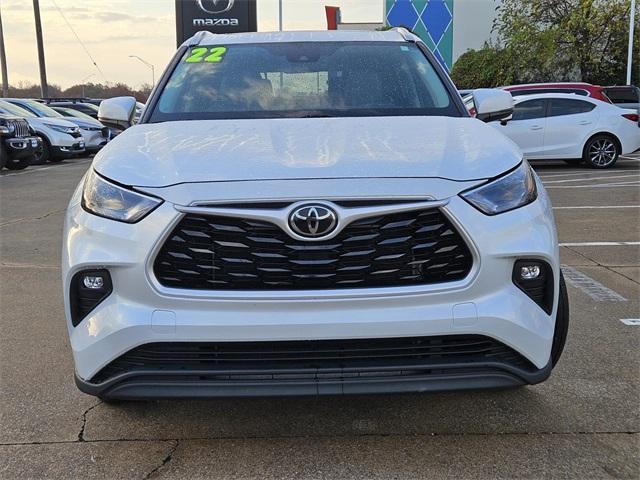 used 2022 Toyota Highlander car, priced at $32,998