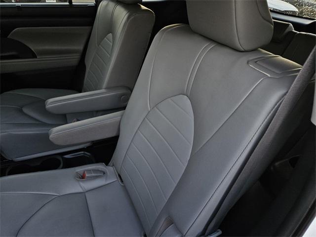 used 2022 Toyota Highlander car, priced at $32,998