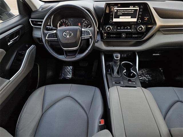 used 2022 Toyota Highlander car, priced at $32,998