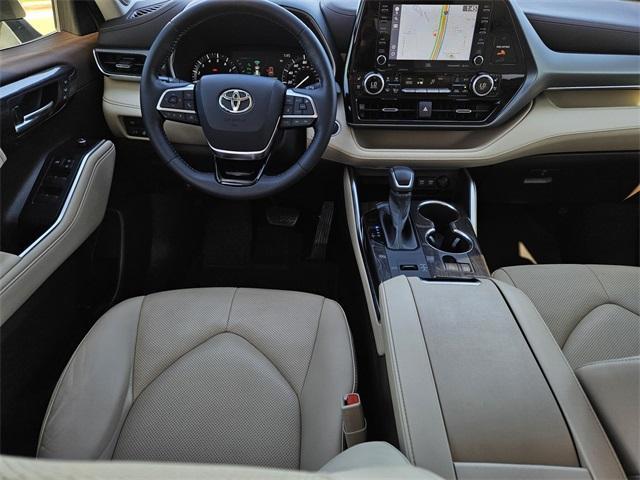 used 2021 Toyota Highlander car, priced at $34,998