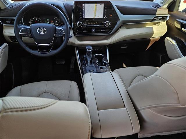 used 2021 Toyota Highlander car, priced at $34,998