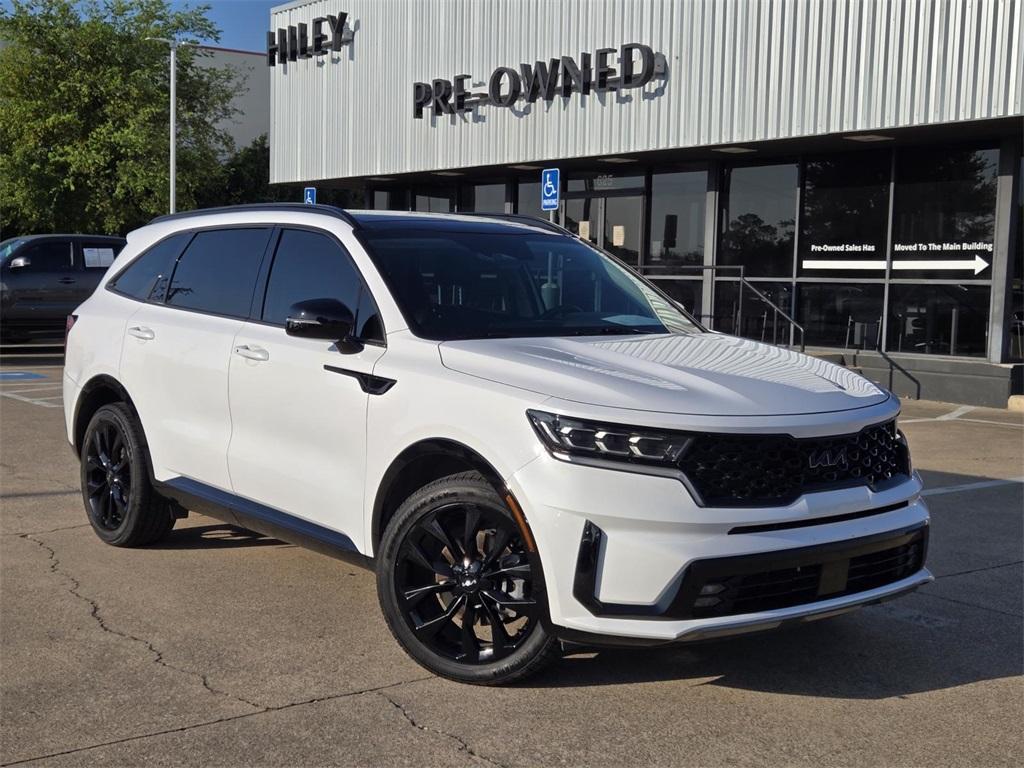 used 2022 Kia Sorento car, priced at $27,400