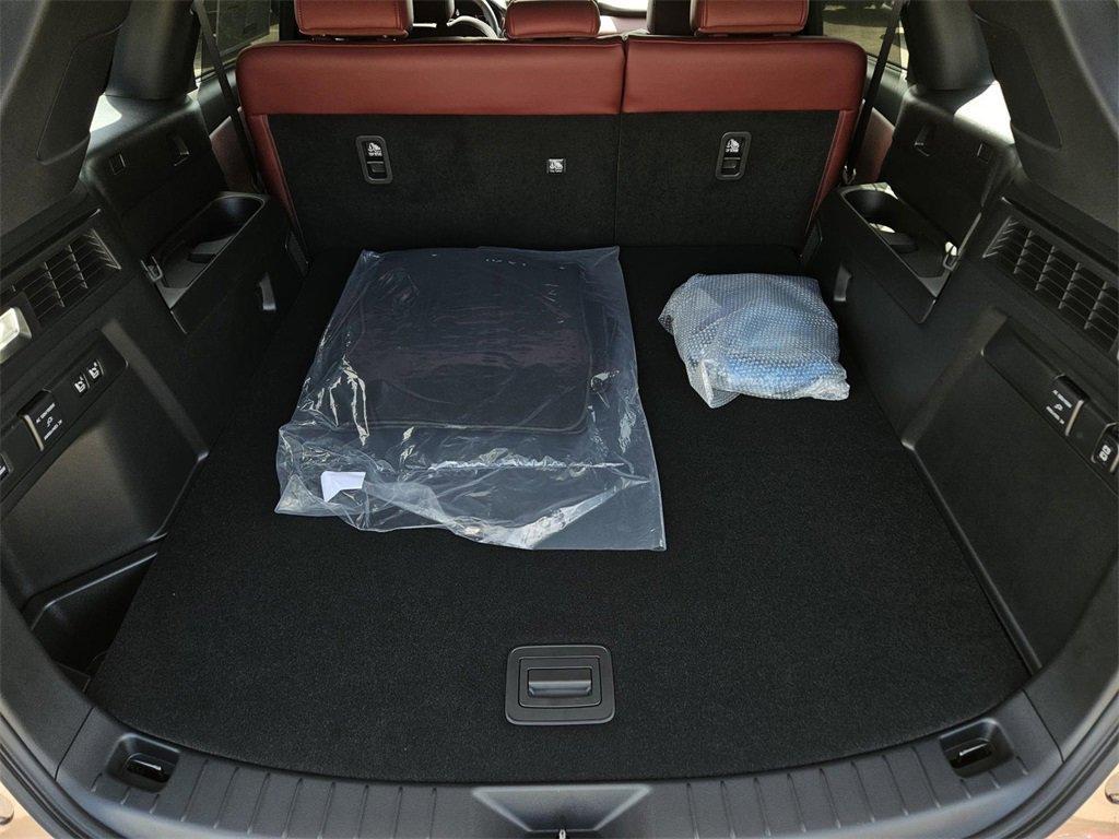 new 2025 Mazda CX-70 PHEV car, priced at $55,469