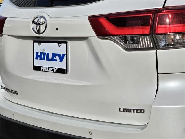 used 2019 Toyota Highlander car, priced at $24,778