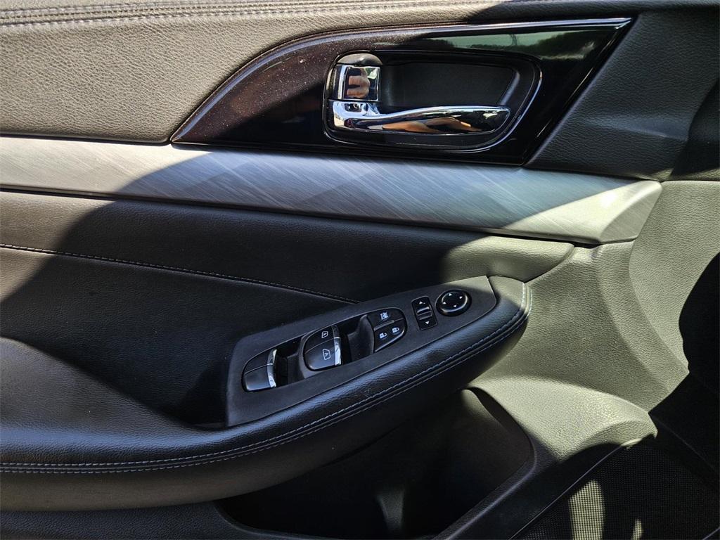 used 2016 Nissan Maxima car, priced at $11,500