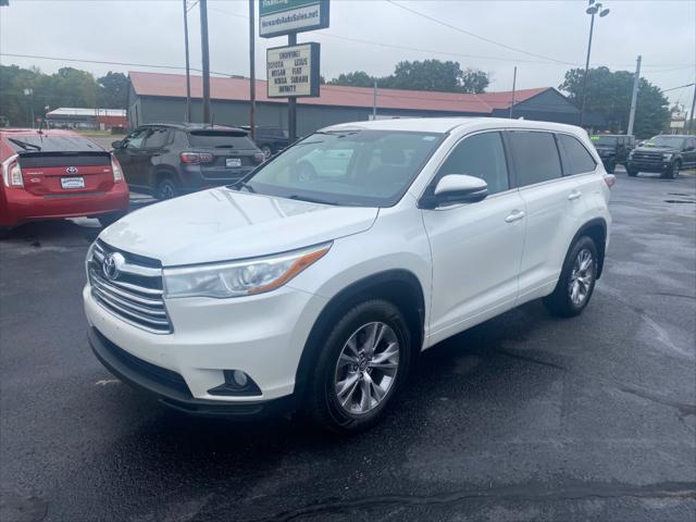 used 2016 Toyota Highlander car, priced at $17,995