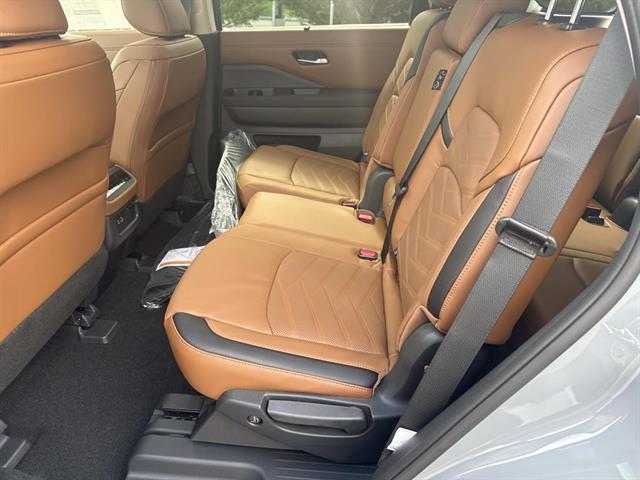 new 2025 Nissan Pathfinder car, priced at $50,332