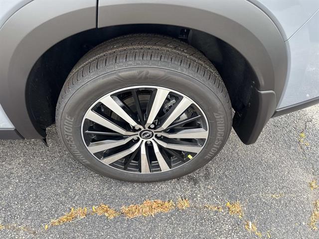 new 2025 Nissan Pathfinder car, priced at $50,332