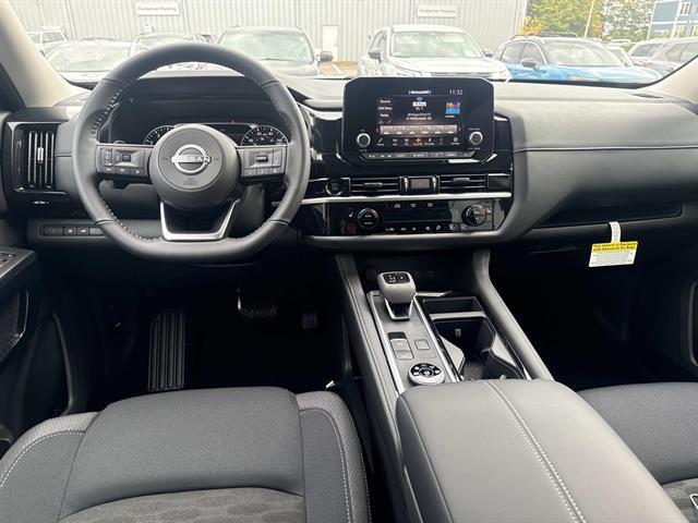 new 2025 Nissan Pathfinder car, priced at $41,075