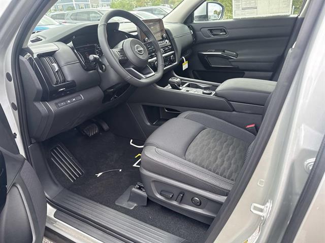 new 2025 Nissan Pathfinder car, priced at $41,075