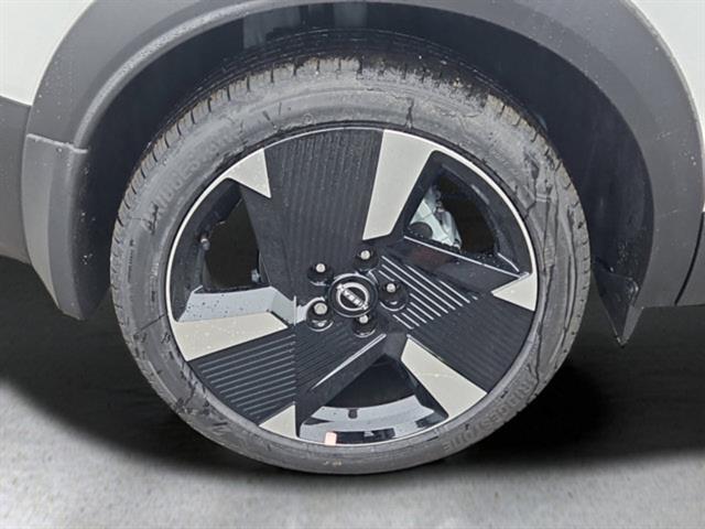 new 2025 Nissan Kicks car, priced at $28,561