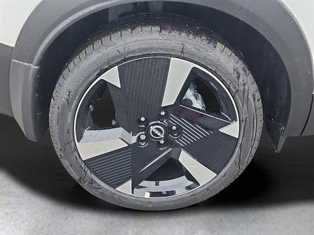 new 2025 Nissan Kicks car, priced at $28,561