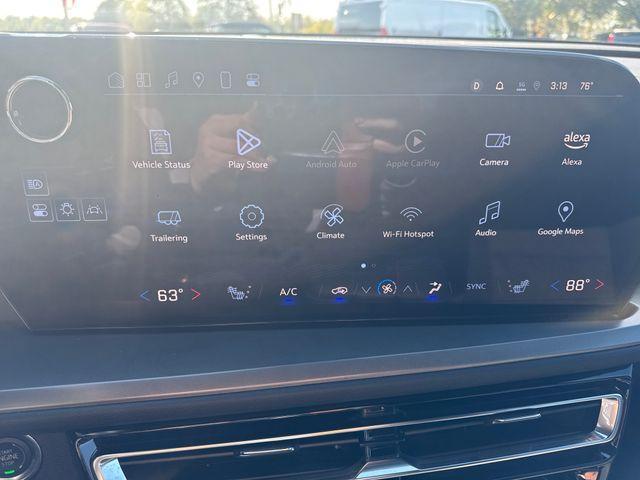 used 2025 Chevrolet Traverse car, priced at $35,749