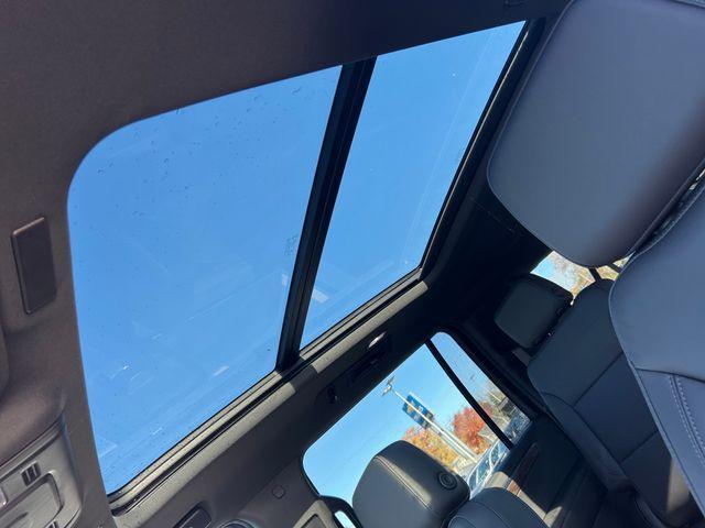 new 2025 Chevrolet Suburban car, priced at $76,775