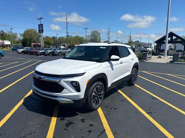 new 2025 Chevrolet TrailBlazer car, priced at $29,245