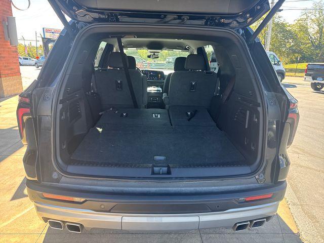 used 2025 Chevrolet Traverse car, priced at $39,995