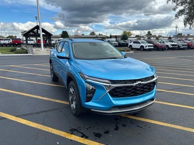 new 2025 Chevrolet Trax car, priced at $25,900