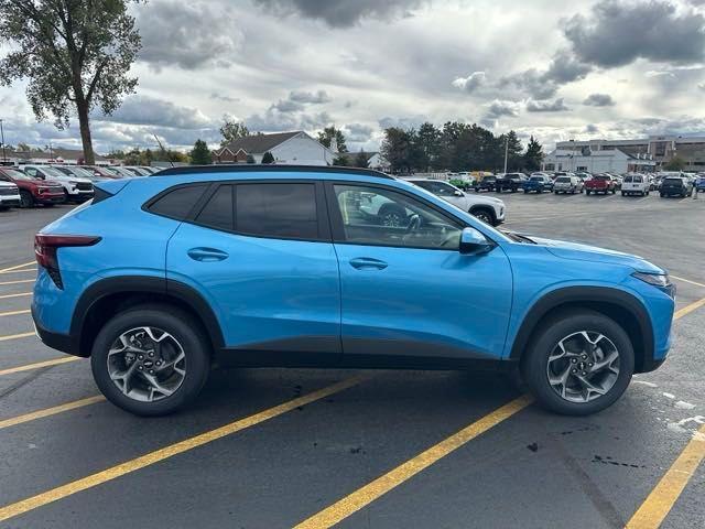 new 2025 Chevrolet Trax car, priced at $25,900