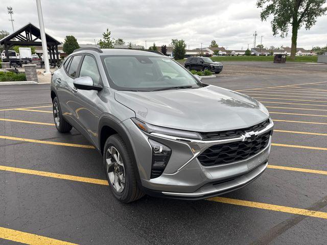 new 2025 Chevrolet Trax car, priced at $25,185