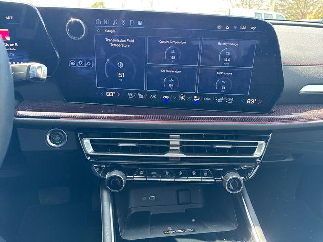 used 2024 Chevrolet Traverse car, priced at $54,995