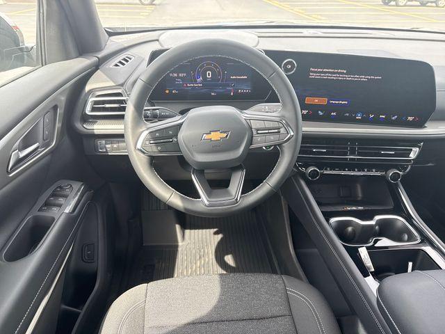 new 2025 Chevrolet Traverse car, priced at $43,015