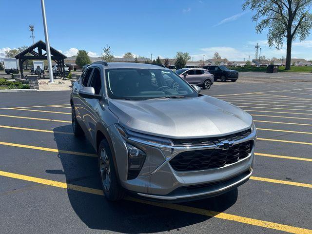 new 2025 Chevrolet Trax car, priced at $25,185