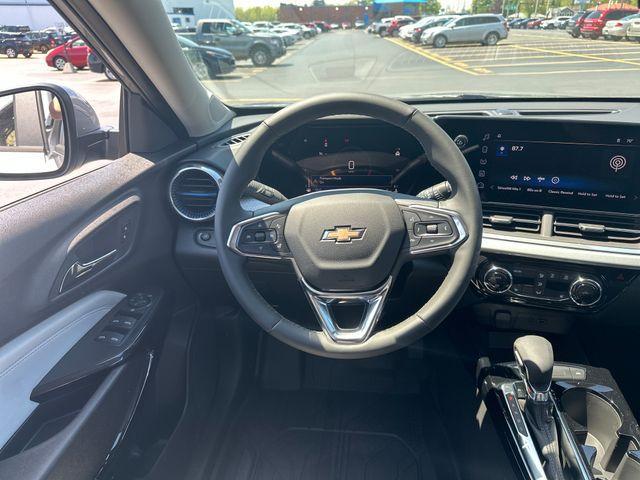 new 2025 Chevrolet Trax car, priced at $25,185