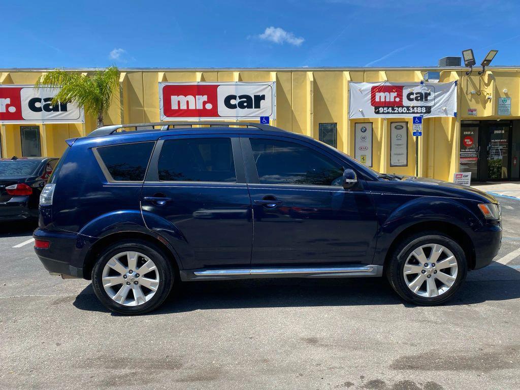 used 2010 Mitsubishi Outlander car, priced at $4,999