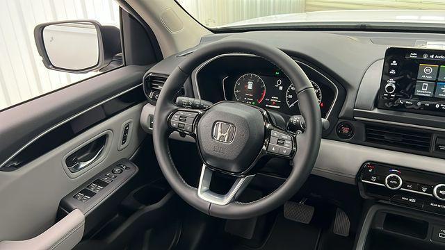 new 2025 Honda Pilot car, priced at $46,100