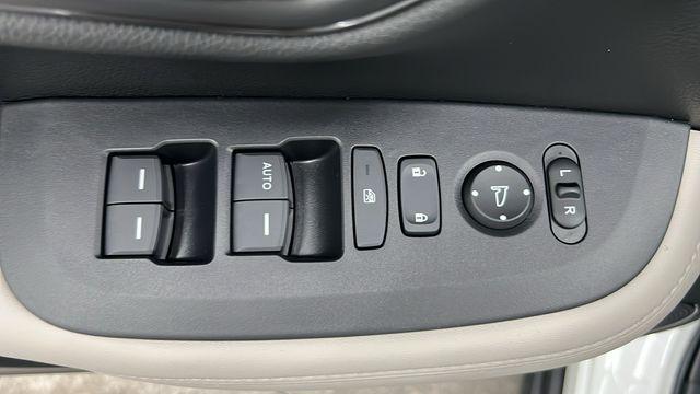 new 2026 Honda HR-V car, priced at $27,629