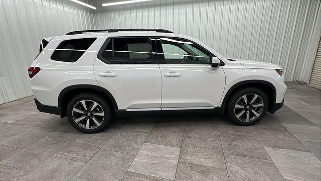 new 2025 Honda Pilot car, priced at $51,505