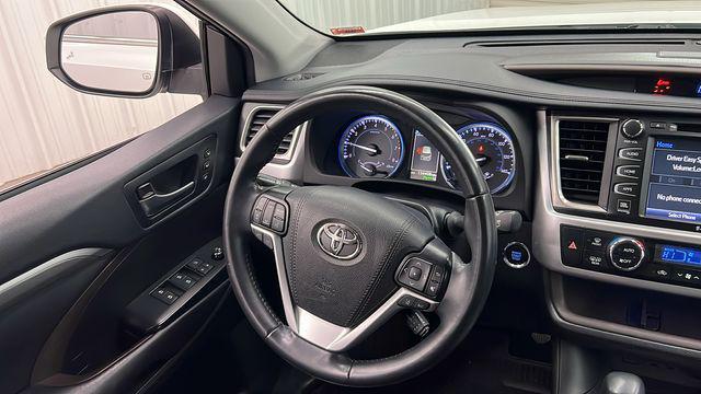 used 2019 Toyota Highlander car, priced at $24,990