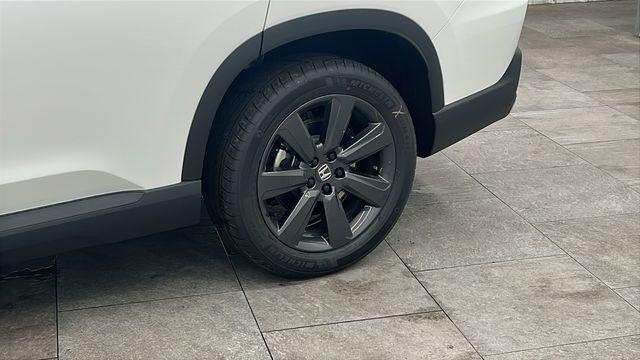 new 2025 Honda Pilot car, priced at $42,105