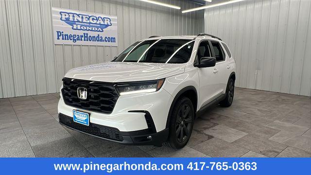 new 2025 Honda Pilot car, priced at $42,105