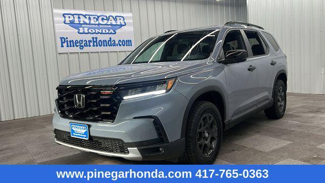 new 2025 Honda Pilot car, priced at $51,555