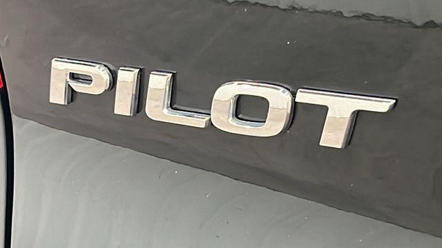 used 2017 Honda Pilot car, priced at $27,750