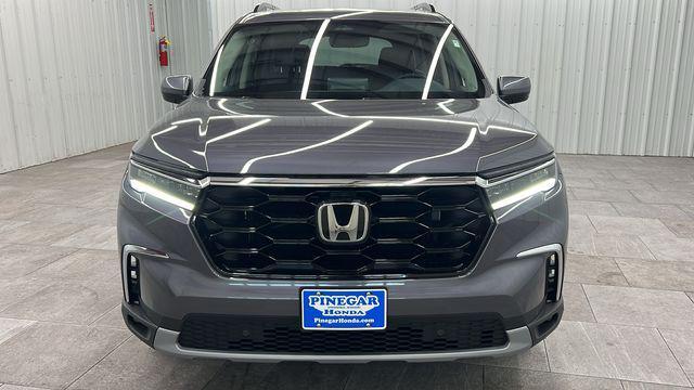 new 2025 Honda Pilot car, priced at $53,250