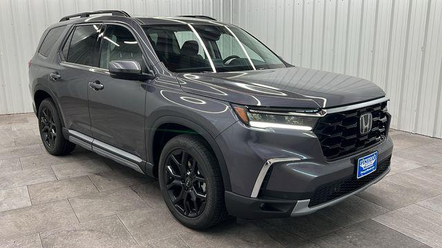 new 2025 Honda Pilot car, priced at $53,250