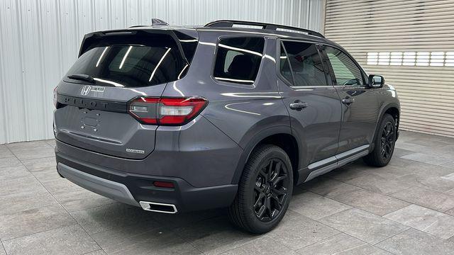 new 2025 Honda Pilot car, priced at $53,250