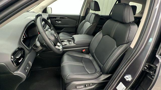new 2025 Honda Pilot car, priced at $53,250