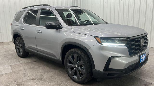 new 2025 Honda Pilot car, priced at $43,795