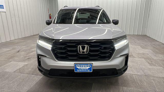 new 2025 Honda Pilot car, priced at $43,795