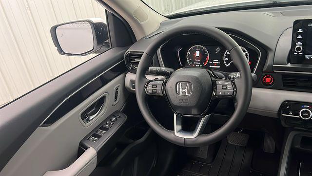 new 2025 Honda Pilot car, priced at $47,505