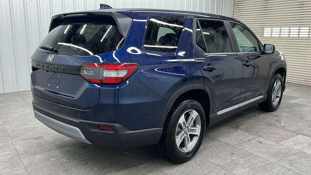 new 2025 Honda Pilot car, priced at $44,950
